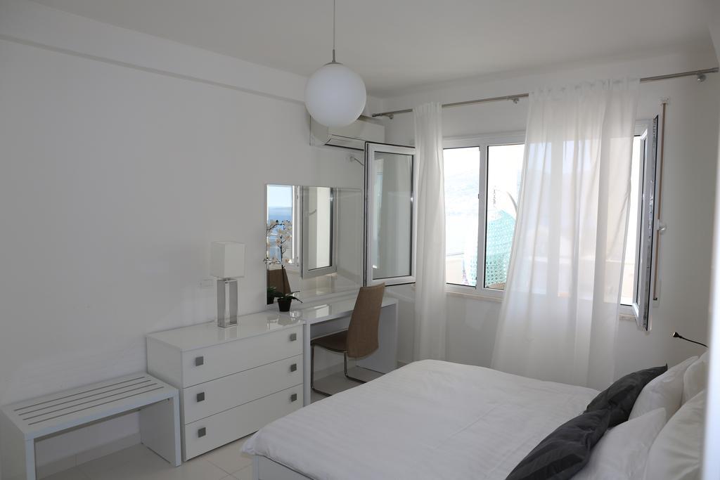 White Residence Luxury Apartments Sarandë Zimmer foto
